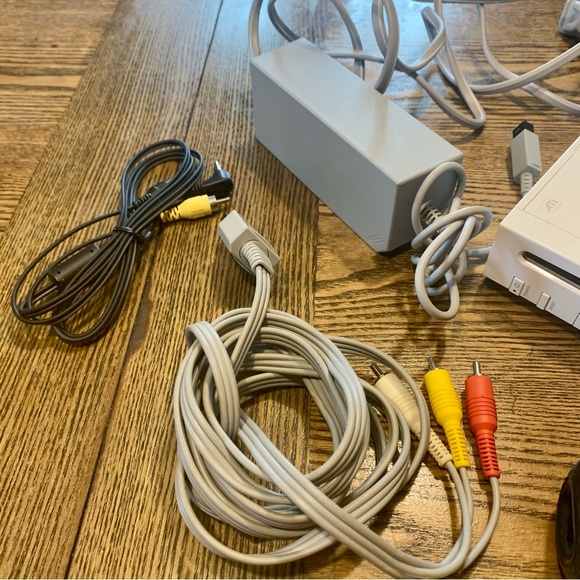 Wii Bundle - Picture 4 of 5